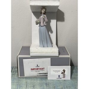 Lladro Innocence in Bloom #7644 Porcelain Figure 1996 Retired Vintage Mint